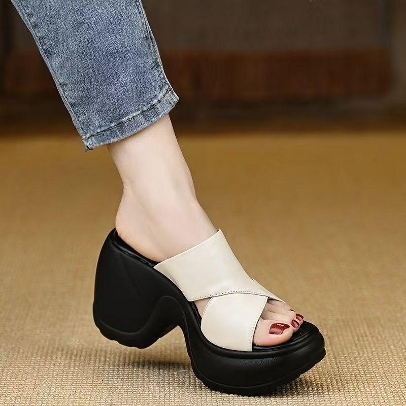 

Модные шлепанцы на платформе Женские Летние для улицы Клиновидные Модные шлепанцы Небольшое увеличение роста Универсальные Ленивые сандалии и шлепанцы 39