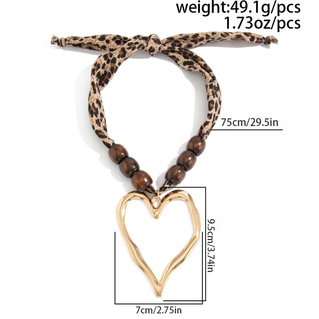 New Exaggeration Big Gold Color Metal Hollow Heart Shape Pendant Necklace Women Trendy Creative Fabric Chain Jewelry Gift