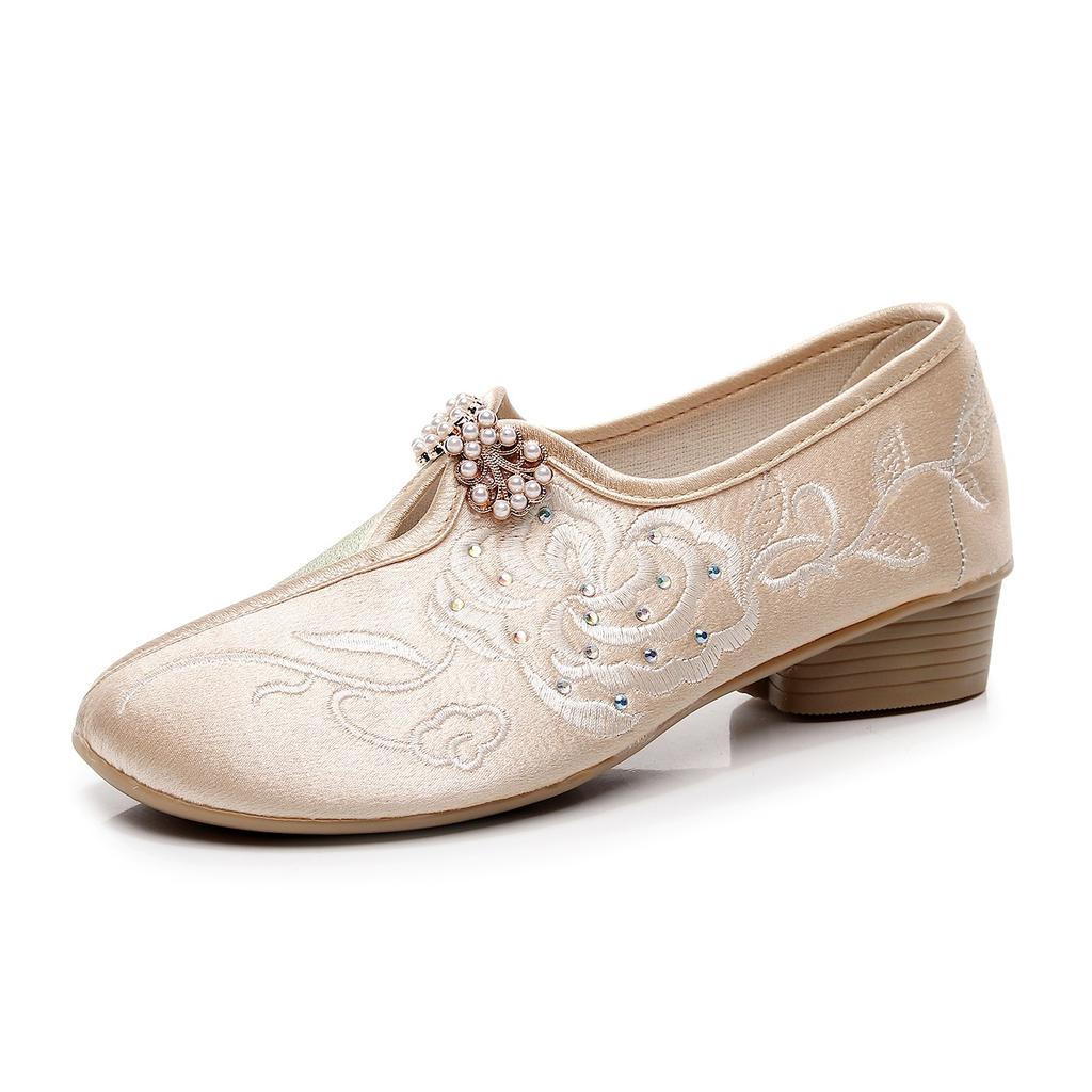 2024 New Chinese Style Embroidered Cloth Shoes Ethnic Style Cheongsam Temperament Women's Single Shoes Retro Old Beijing Embroidered Women's Shoes