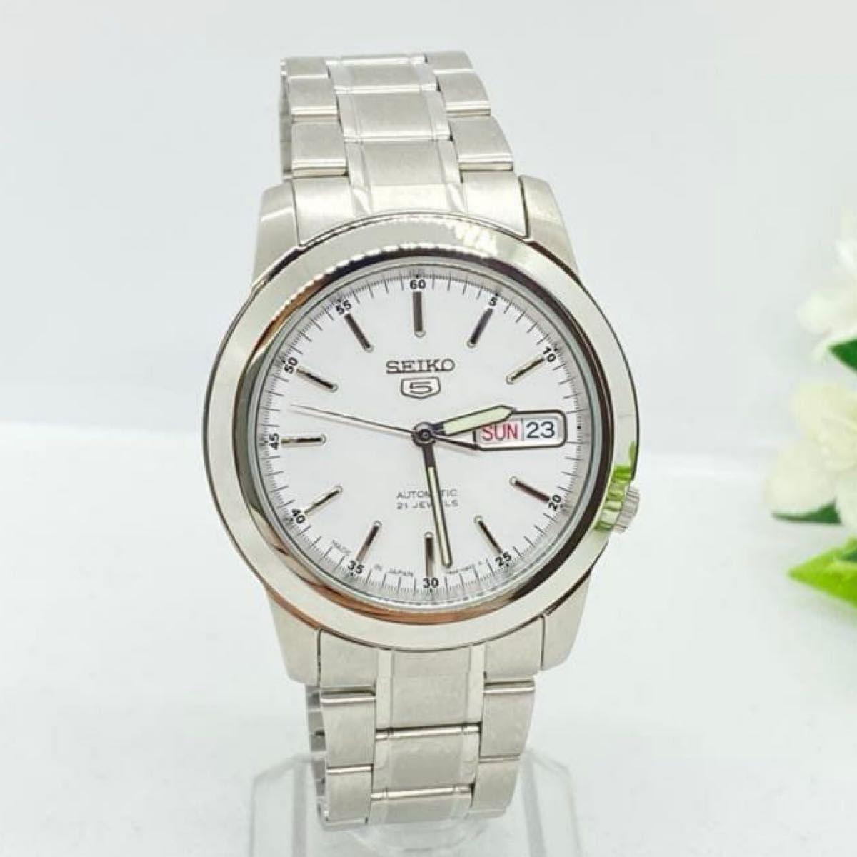 Very good condition, working Seiko 5 automatic, reverse skid, made in Japan, white dial, Day-Date automatic winding SEIKO Silver