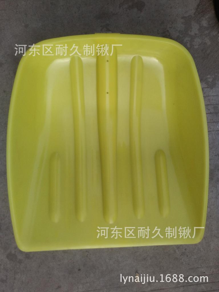 Brothers Shovel Industry offers a range of plastic shovels and spades, snow shovels, snow pushers, and greenhouse snow removal tools.