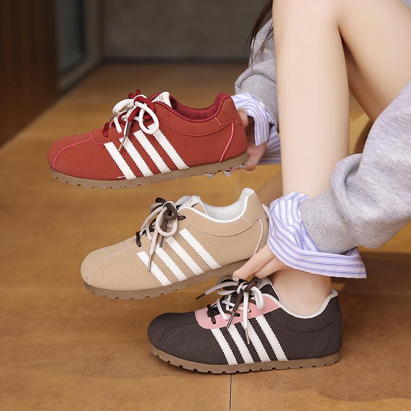 2025 little white shoes women's autumn new Korean version ins female student leisure sports versatile board shoes street shot MXG07