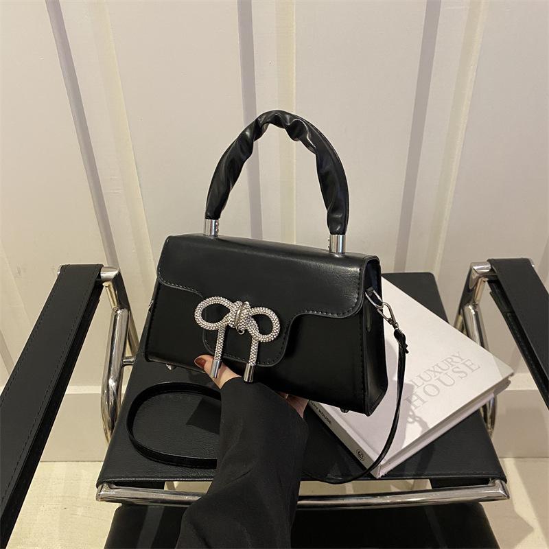 

2024 весна новая мода иностранный стиль простая фактура бант сумка сумка через плечо корейская версия маленькая квадратная сумка чёрный