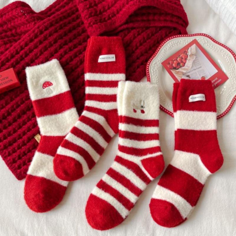 Female Winter Velvet Thickened Warm This Year Embroidered Mushroom Red Sleep Socks