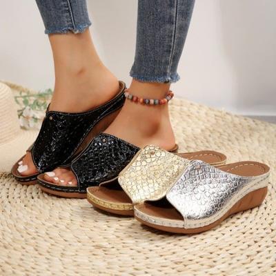 One-line Shoes Thick-soled Fish-mouth Slippers Wedge Heels and Beach Slippers