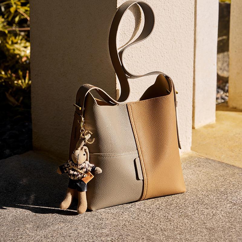 Mrs. Qiao Women's Bag 2025 New Bucket Bag Women's Crossbody Bag Large Capacity Commuter Bag Genuine Leather Women's Shoulder Bag