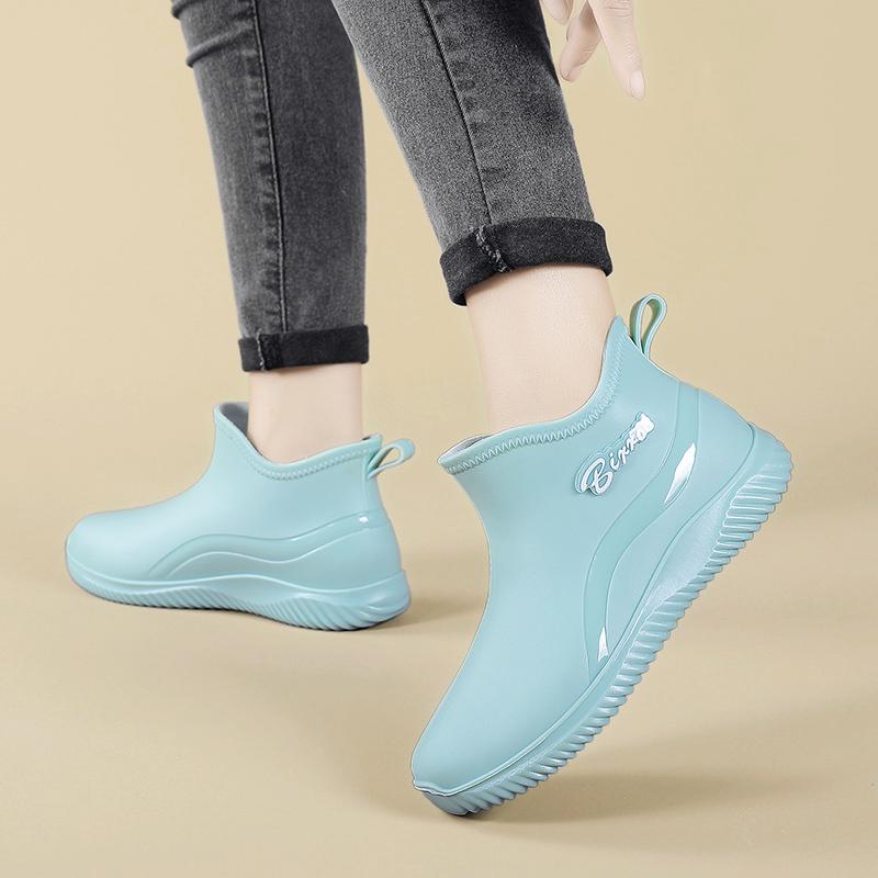 2026Women's New  Cute Soft Bottom Water Shoes Short Tube Rain Boots Summer Fashionable Outerwear Non-slip Stylish Rubber Shoes