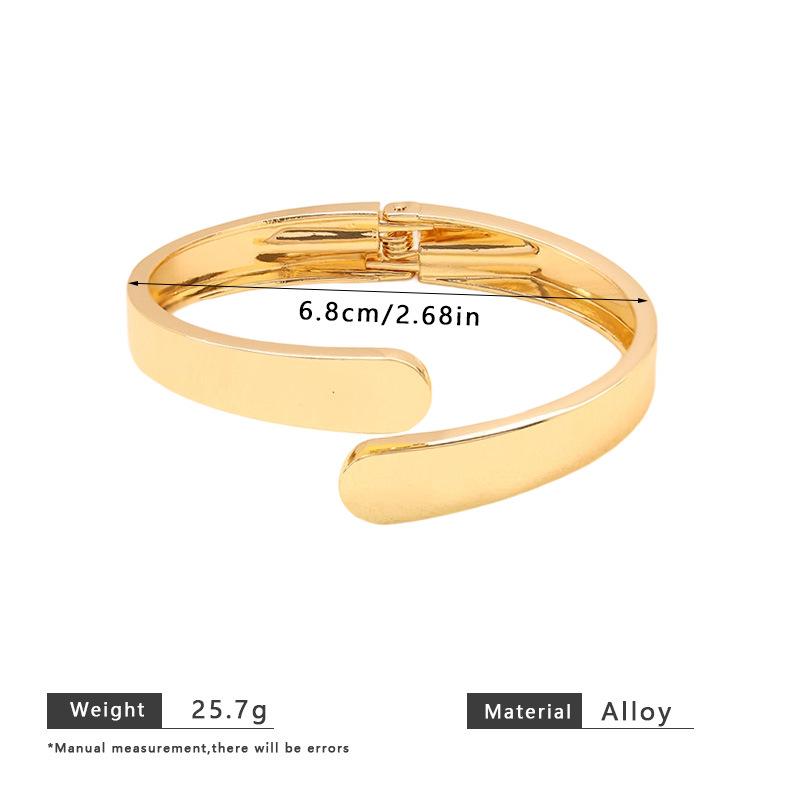Minimalist Retro Glossy Bracelet: European-American Style, Low-Key Elegance