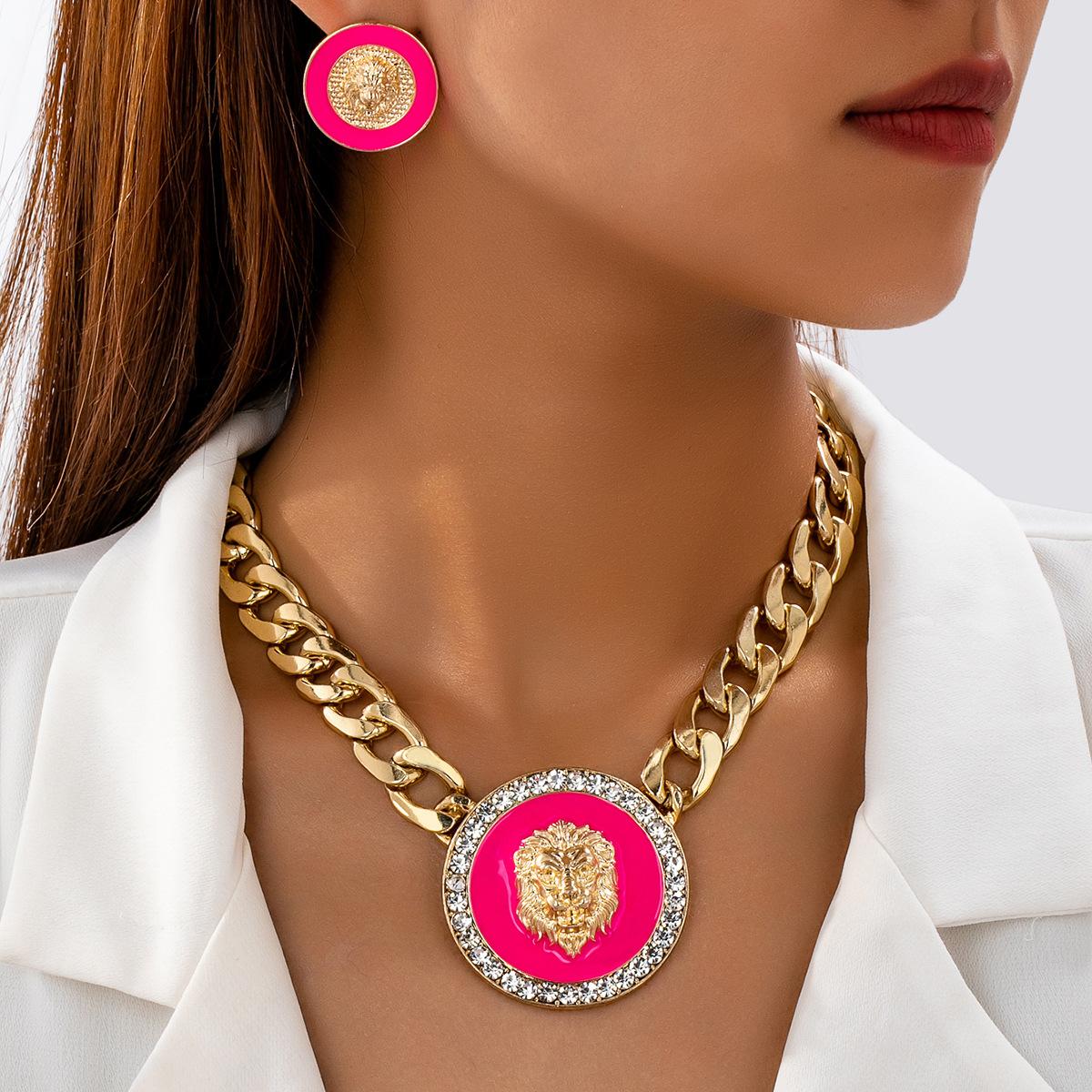 

Модне кольє для жіночих ювелірних виробів рожевий