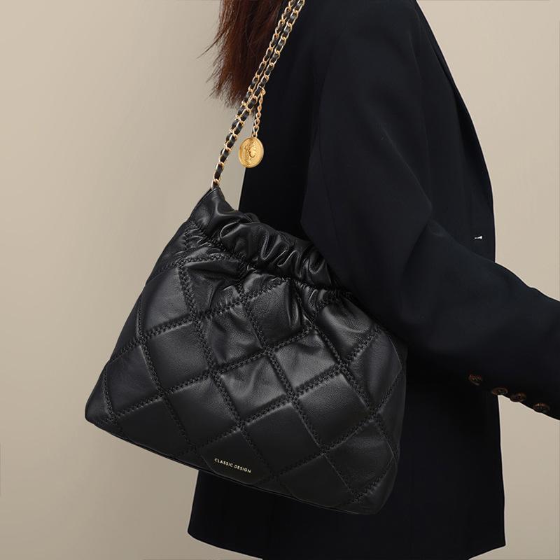 Bag Women's New Premium Large-capacity Commuter Versatile Leather Women's Bag Chain Portable Chain Shoulder Bag