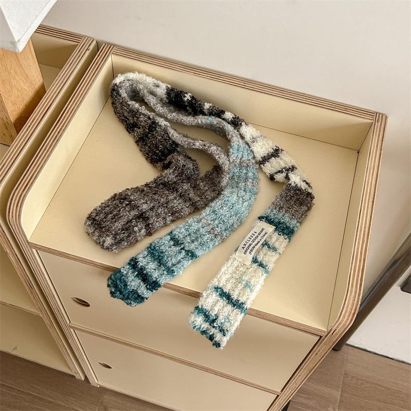 Новый нишевый дизайн, полосатый, цветной, тонкий и узкий, длинный шерстяной шарф для женщин, модный и универсальный, вязаный шарф из пряжи 200 * 5cm