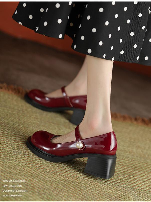 2025 spring and autumn new French retro Mary Jane single shoes round head high thick heel small leather shoes women's trend