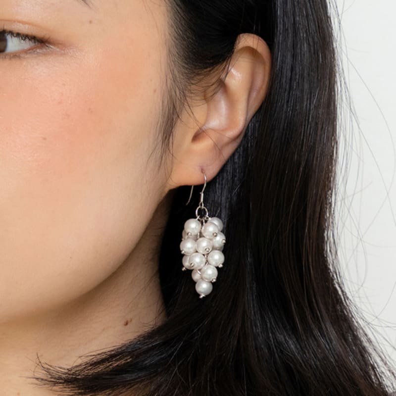 Geegee Pearl Podo Earring - White