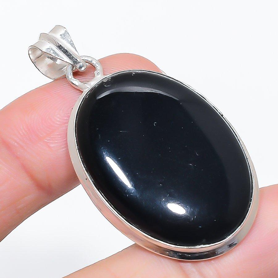 

Natural Black Onyx Gemstone 925 Sterling Silver Jewelry Pendant 1.97 c2n47