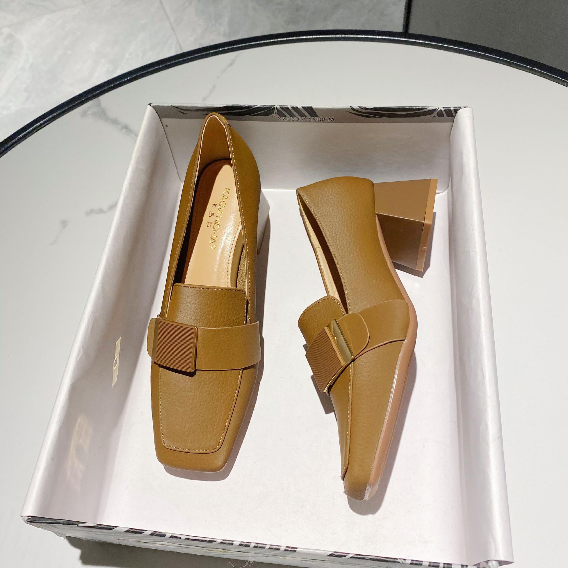 

Жіноче взуття на високих підборах із металевою пряжкою та квадратним носком, весна-осінь 2024, нове низьке жіноче взуття на середньому підборі зі шкіри 34 коричневий