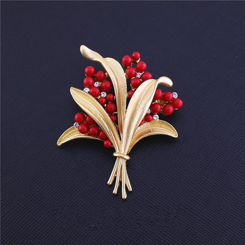 Women's Vintage Delicate Red Fruit Coat Brooch Botanical Shape Coat Decoration Clothing Jewelry