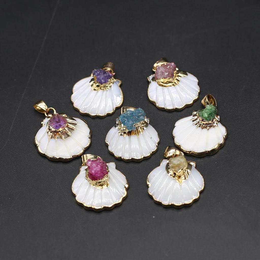 1Pc Natural Shell Pendant 20x23mm Golden Plated White Scallop Shell With Raw Crystal Stone Charm for DIY Necklace Jewelry Making