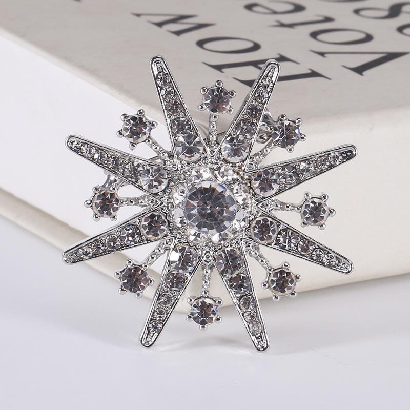 Retro Baroque Exaggerated Cross Brooch - Multifunctional Fashion Accessory