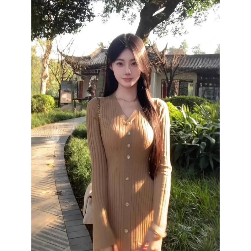 

High-end v-neck long-sleeved knitted dress, spring body temperament, celebrity waist bottom hip skirt XL хаки