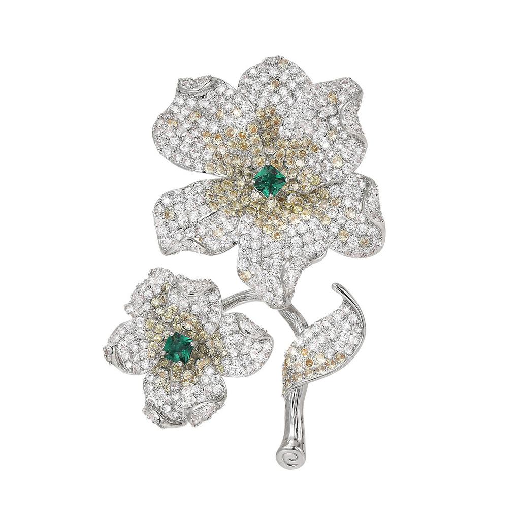 Luxury Flower Brooch Versatile Corsage Suit Accessories Vintage Light Luxury Zirconia Pin Diamond Camellia