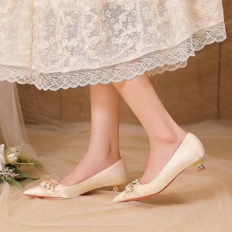 Sweet Pumps for Women Slides Casual Party Strange Low Heels Classic Shoes for Women Flower Pointed Toe Women Shoes