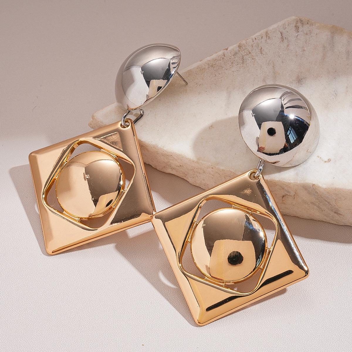 

DIGADAGU Metal Round Square Geometric Dangle Earrings New Classic Vintage Earrings Women Daily Zircon Accessories золотий