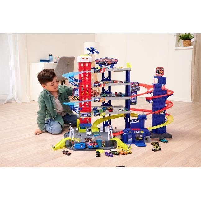 Monde miniature - MAJORETTE - Garage Super Chase Center - 5 étages - Train motorisé - Effets sonores et lumineux