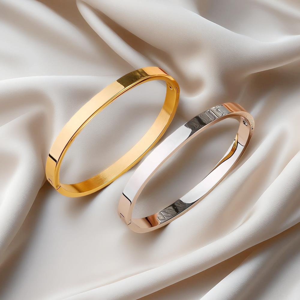 Lady's open bracelet with plain ring of stainless steel, fashionable bracelet