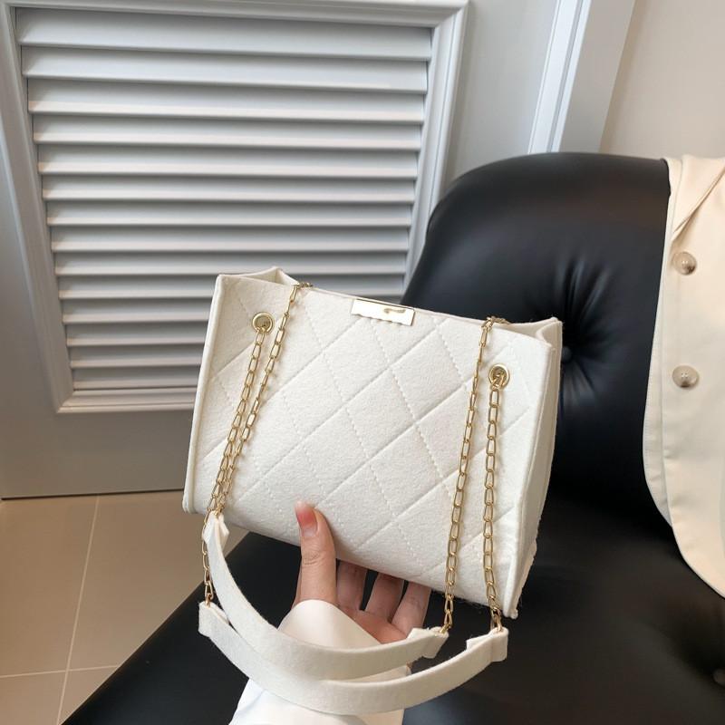 

Stylish Felt Small Shoulder Bag For Women In Trendy Black And Pink Colors білий