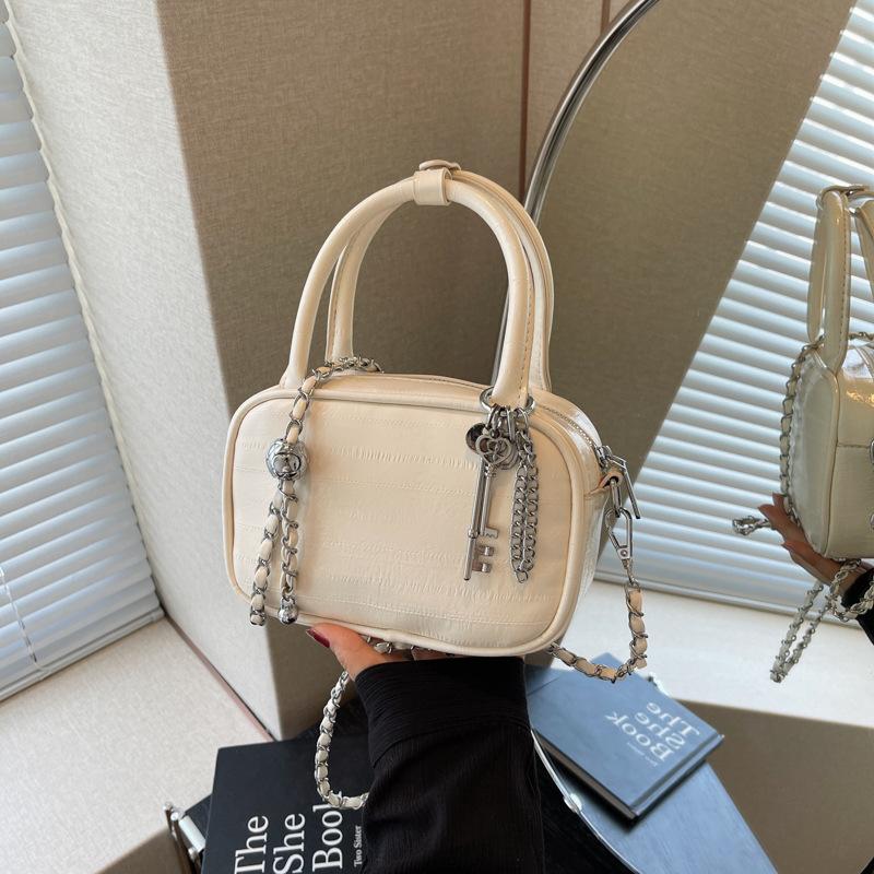 

Silver bag women s versatile new fashion design sense niche messenger bag women s portable small square bag бежевый