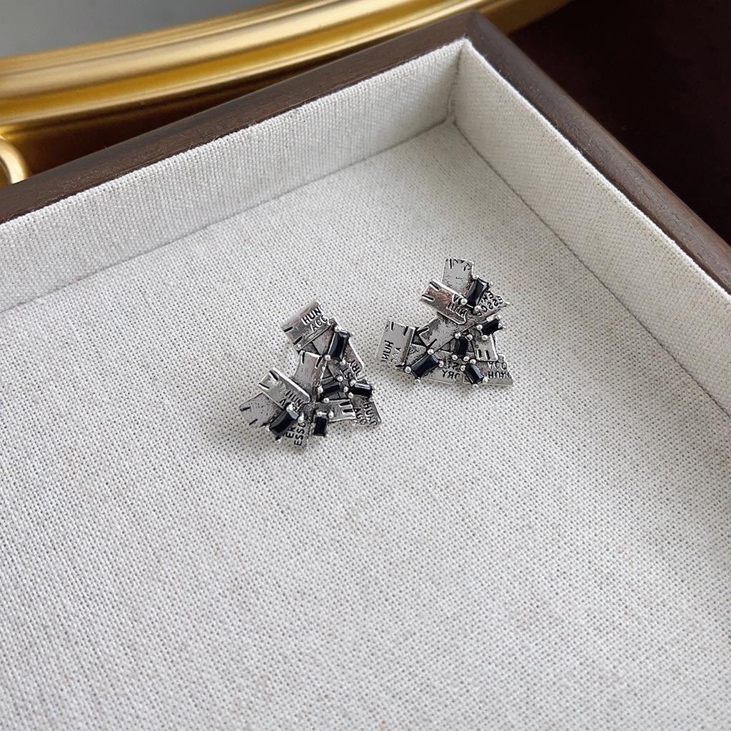 Boucles d'oreilles géométriques vintage en perles pour femmes - Style rétro de Hong Kong, luxe léger, sensation haut de gamme