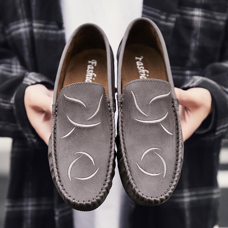 

Лоферы Новые мужские удобные туфли для вождения джентльменские туфли на плоской подошве Деловая обувь Модные и удобные нескользящие туфли для офиса и отдыха 44 серый