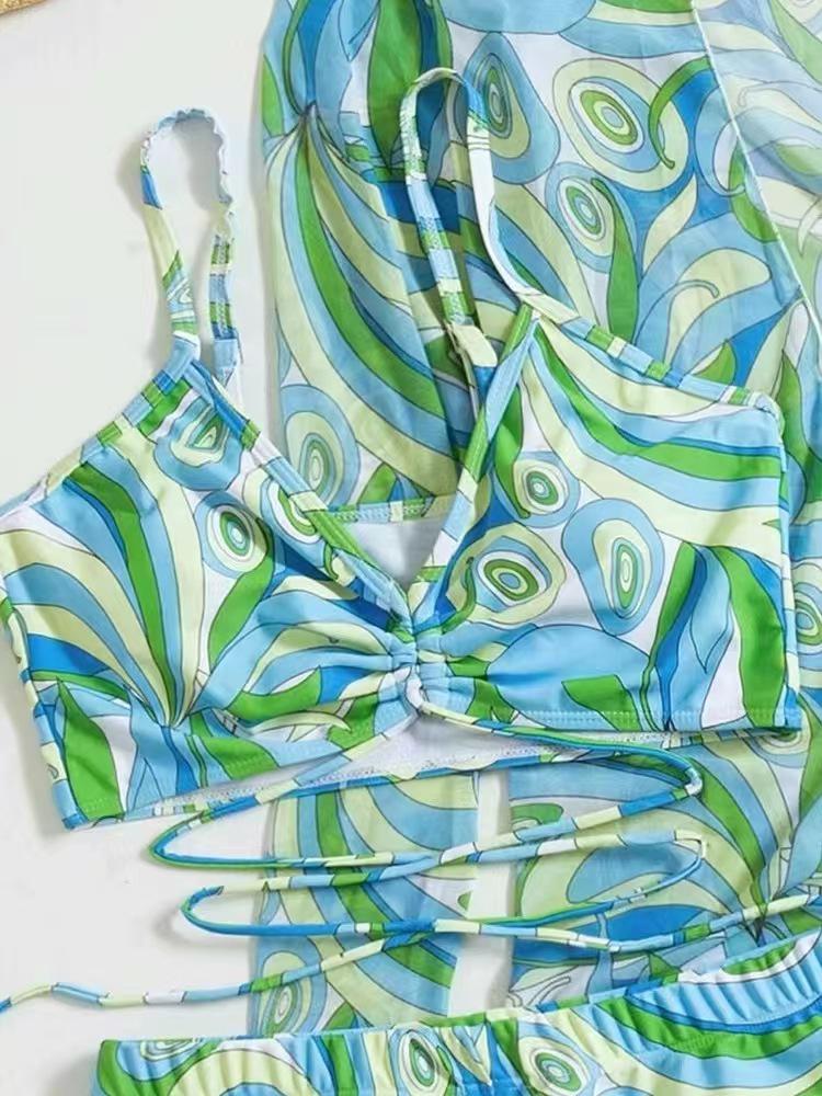 Trendy Floral Three-Piece Women's Bikini Set for Beach Vacation