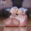 Resin Elderly Couple Statue: Anniversary & Birthday Gift for Home Decor