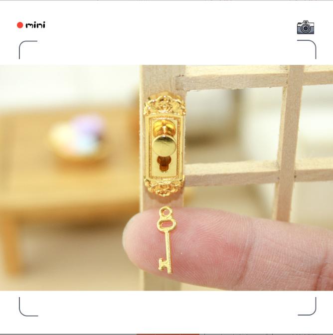 1/6 1/12 Doll House Simulation Miniature Mini Retro Patterned Door Lock Model Decor