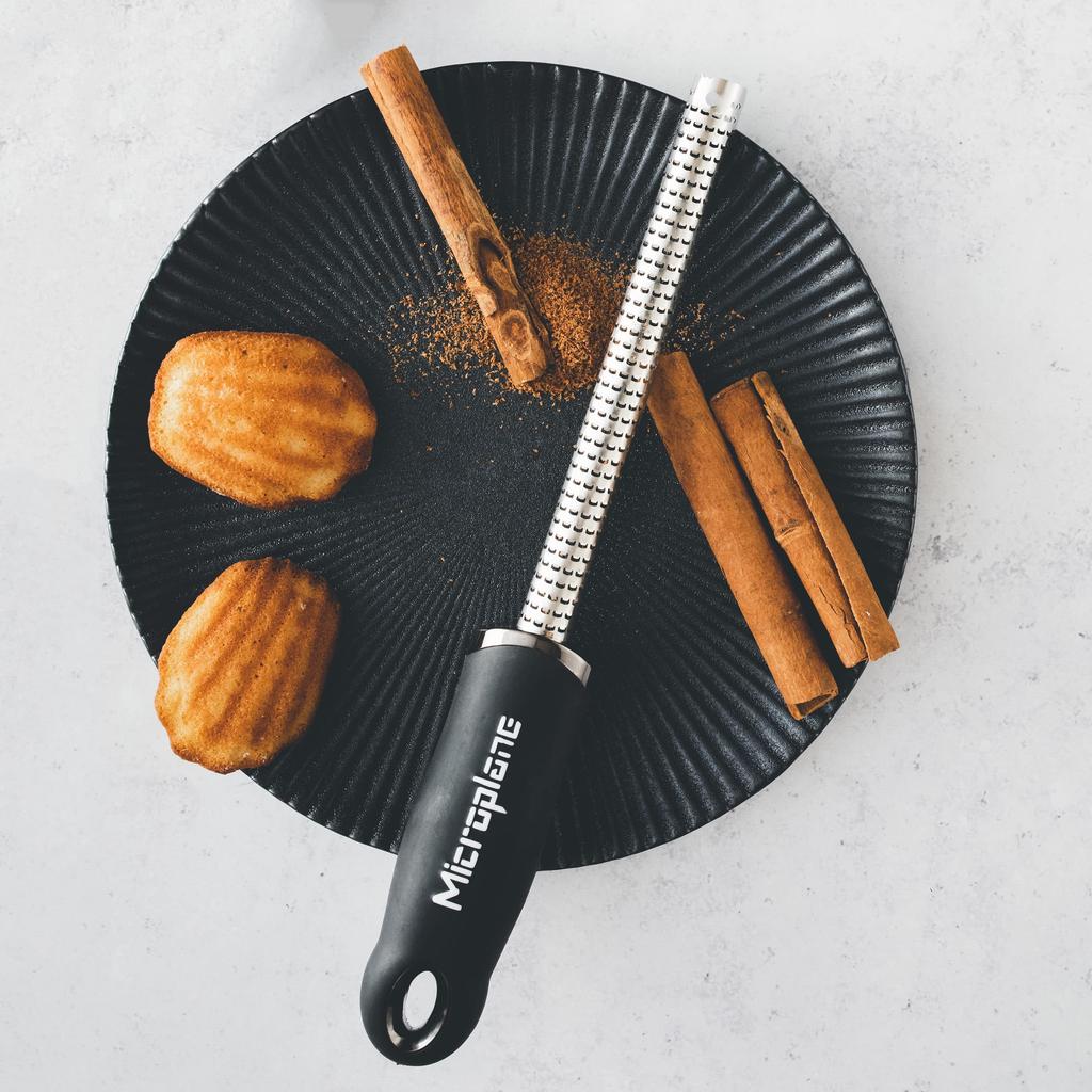Microplane Official 22 X X Premium Grater, Import, 2.8 3.2 Cm, Black, Series, Spice, MP-0602