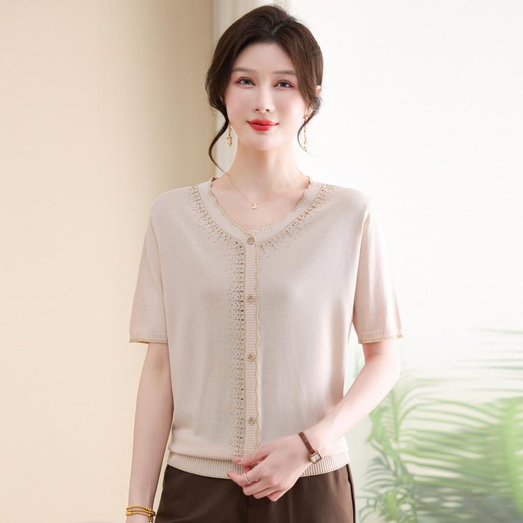 

Summer New Bottoming Top Middle-aged and Elderly Women s V-neck Diamond T-shirt Short-sleeved Knitted Shirt 5XL