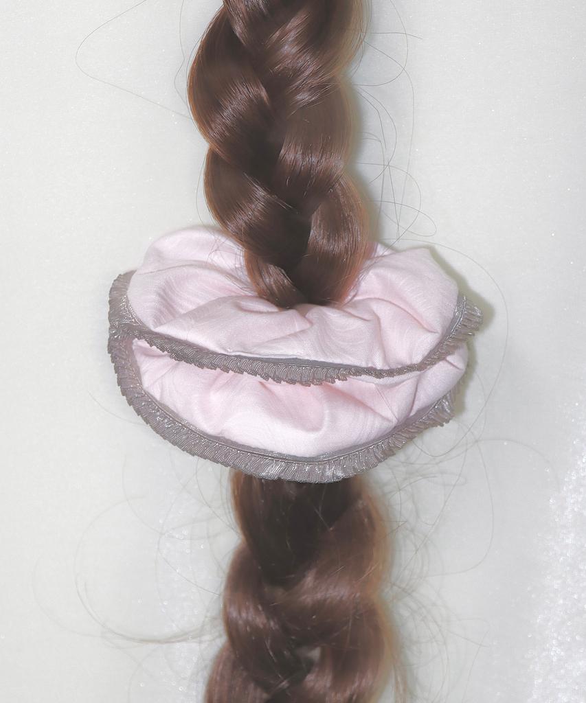 Sunae Earl Grey Peach Gelato Scrunchie