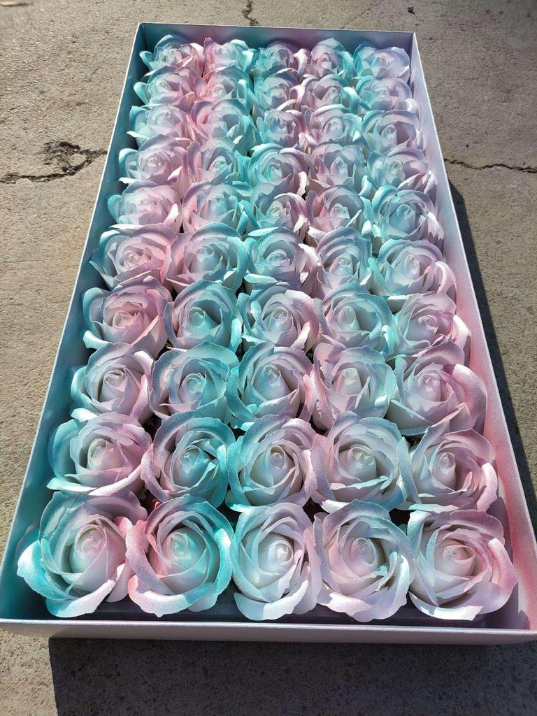 Eisblaue dreilagige Rosen-Seifenblume mit Basisstütze - DIY handgefertigte florale Materialien