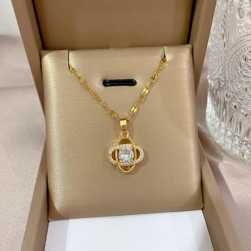 **Lively Women's Necklace: Titanium Steel & Gold-Plated Copper Clavicle Chain**