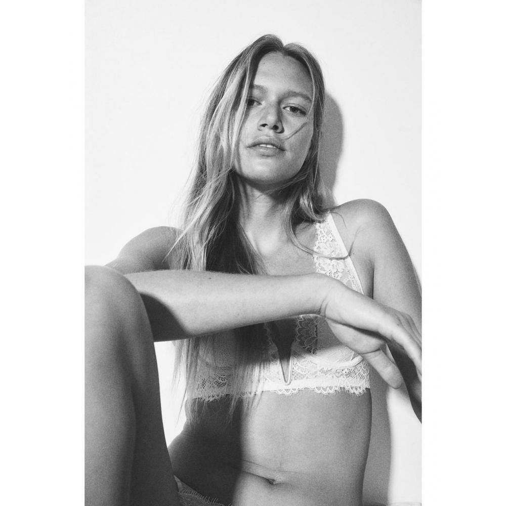 

H&M Кружевной бюстгальтер на косточках с чашечками Светло-бежевый 1030152014