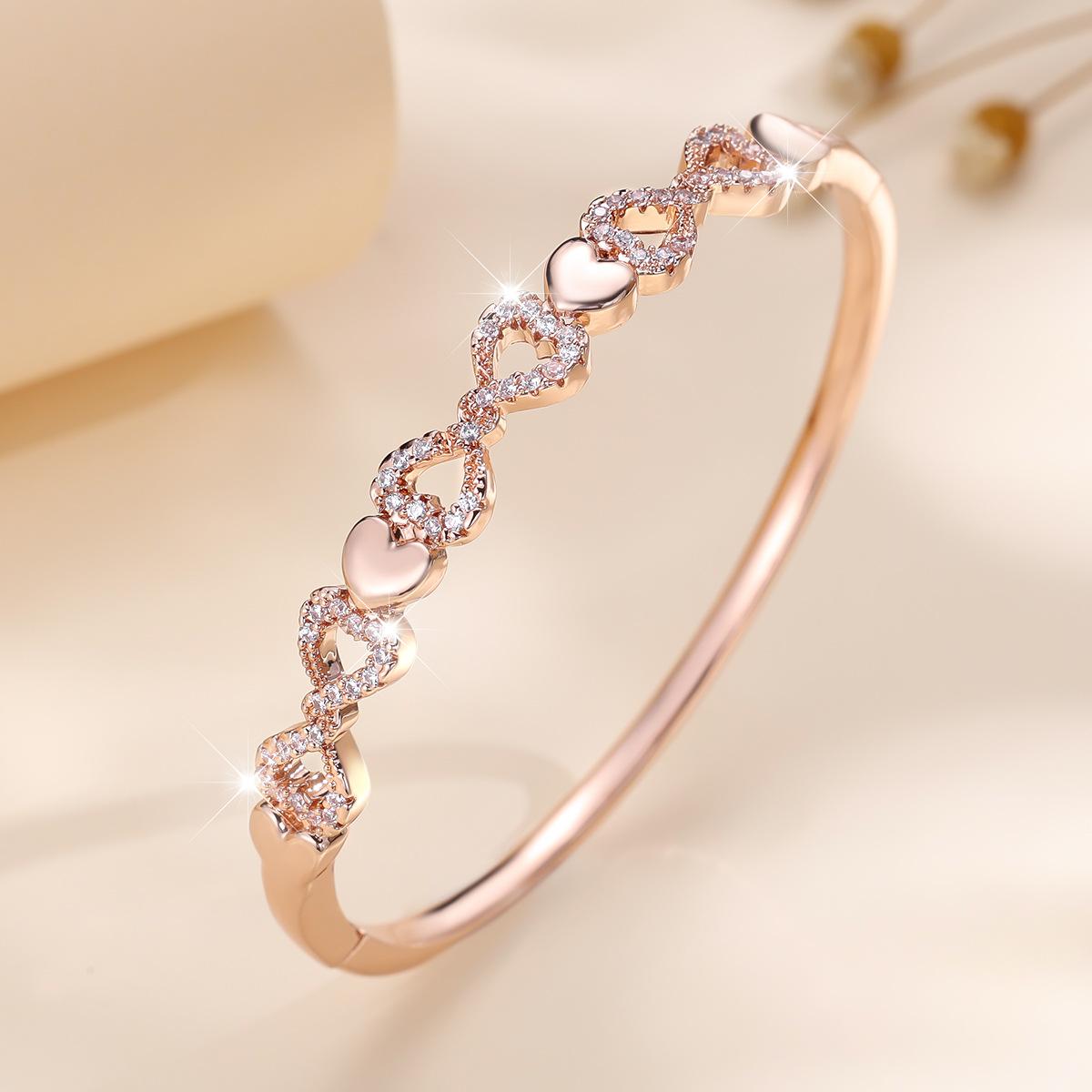 Jewelry, Light Luxury, Exquisite Love, Female Niche Design, High-end Sweet and Cute Bracelet 17CM