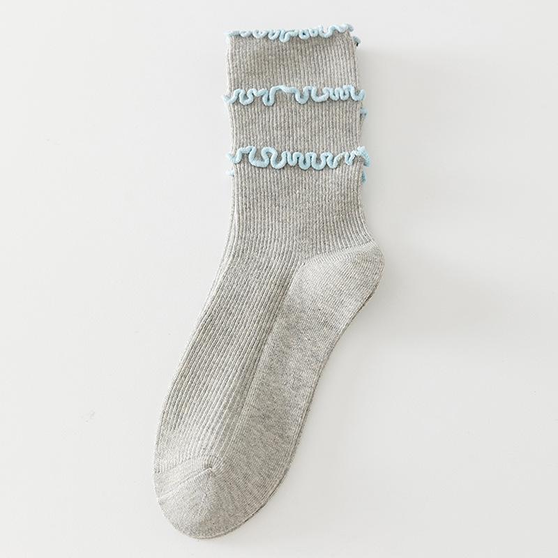 Women's Retro Lace Scrunch Mid-Calf Socks – Breathable, Sweat-Absorbent Combed Cotton with Frilly Edges, Korean Double Rib Style