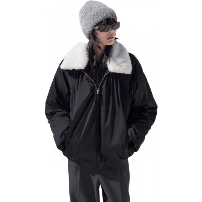 

MO&Co. 2024 Winter Detachable Fur Collar Loose Down Jacket XS 155
