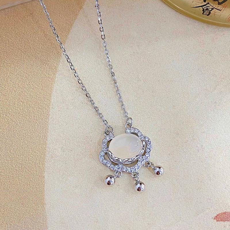 Xiangyun, Ping'an, Ruyi Lock Necklace, Xia Classical, Ethnic Style, Blessing, and Fashion White Jade Marrow Pendant