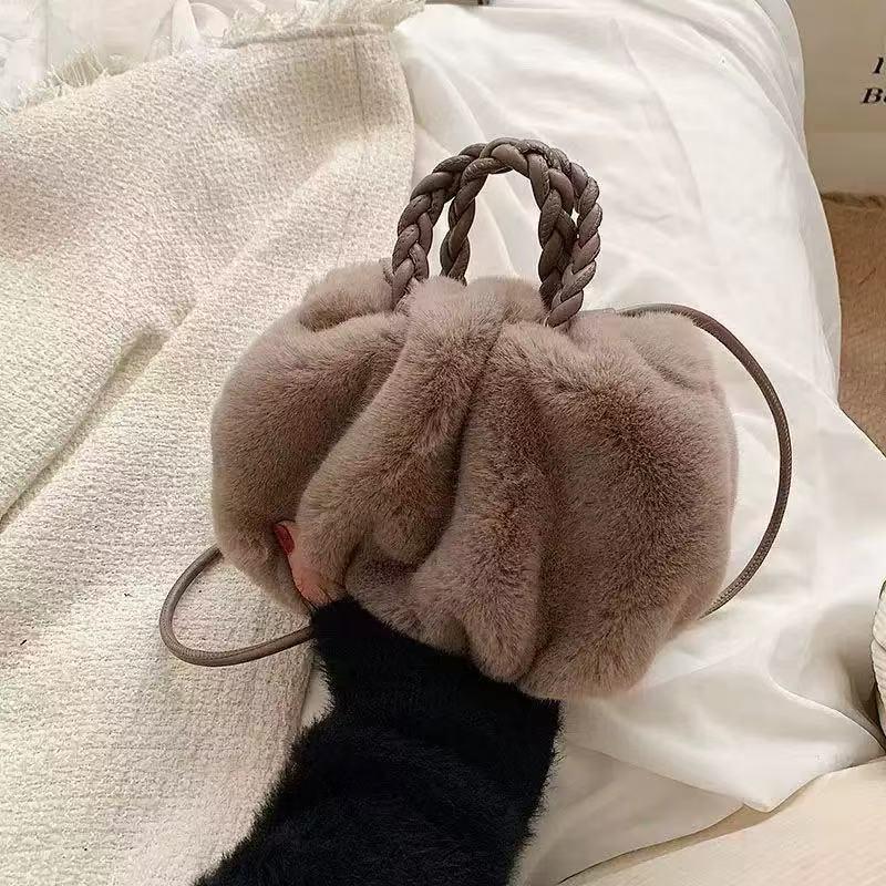 Осень/Зима 2025 Плетеная плюшевая сумка-тыква с универсальным плечевым ремнем - Женская сумка на одно плечо или через плечо. кофейный