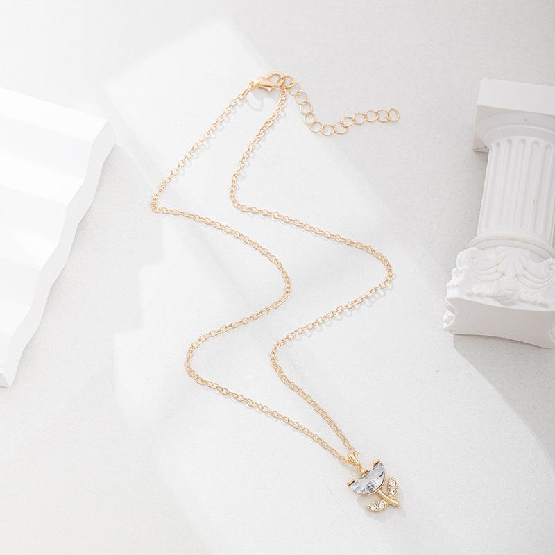 Sweater chain light luxury European and American autumn and winter jewelry women's versatile alloy pendant niche diamond-encrusted flower necklace