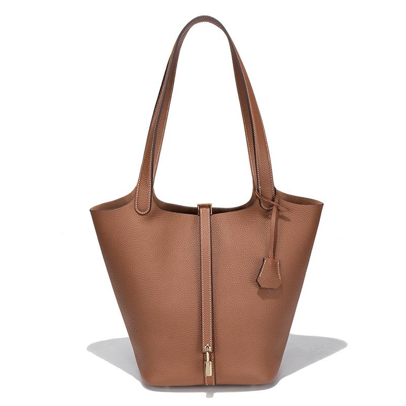 Large High-quality Leather Shoulder Vegetable Basket Bag, First-layer Cowhide, High-end Exquisite Portable Bucket Bag, Women's Bag.