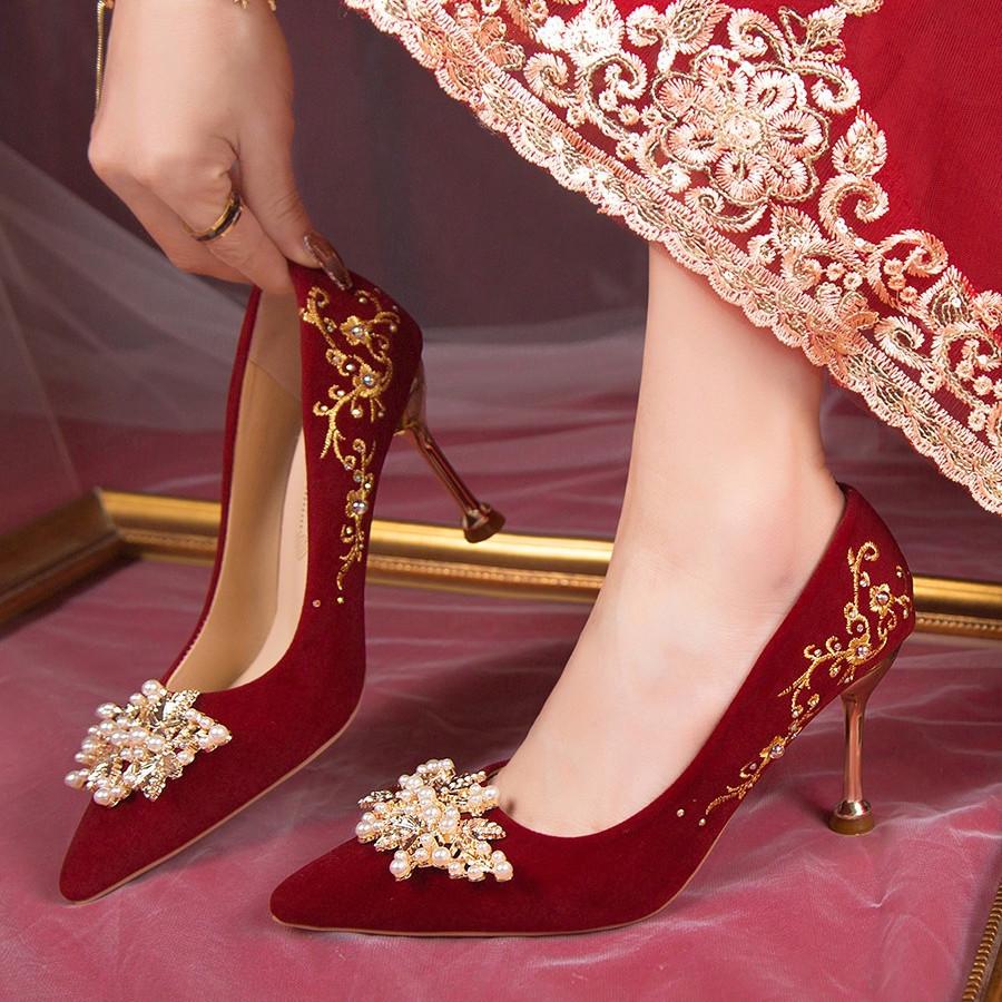 

Свадебные туфли на красном каблуке Сюхэ 2025: Жемчужная вышивка, Универсальные свадебные туфли Size 40