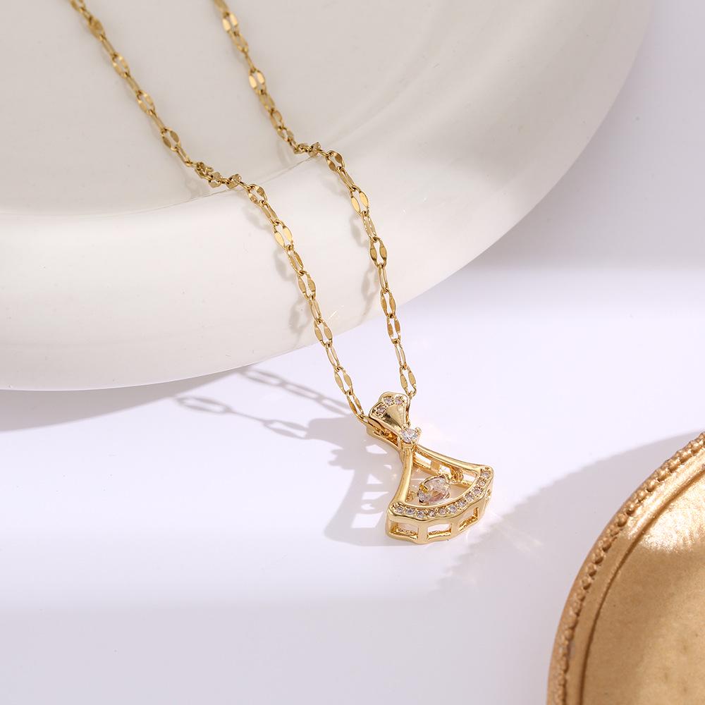 Hochwertige Damen Halskette aus Titanstahl mit vierblättrigem Kleeblatt - Nicht verblassend, vielseitige Schlüsselbeinkette